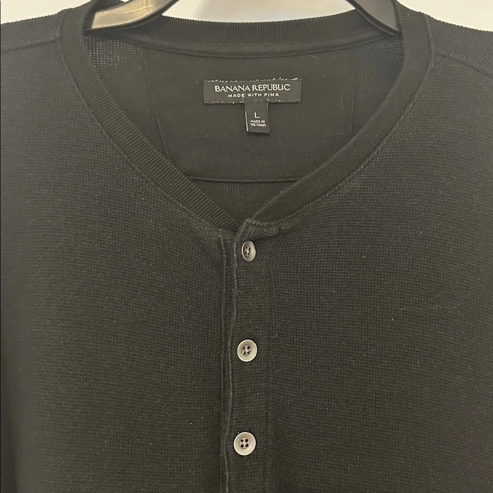 Banana Republic Black Long-Sleeve Henley Shirt - Size L